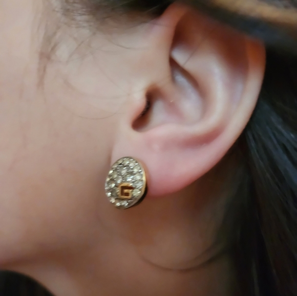 HOST PICK Givenchy clip-on earrings signed ✨️ - Picture 10 of 12